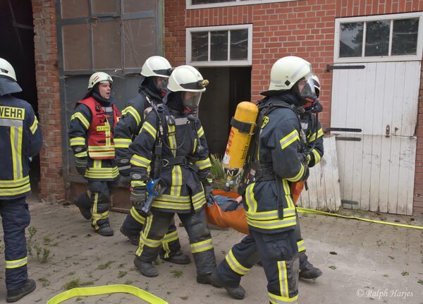 Brandschutzübung der Ortsfeuerwehren Henstedt und Syke – Bild 4