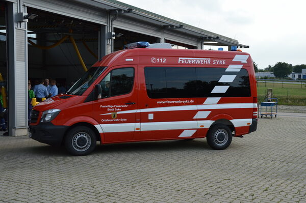 Fahrzeugübergabe des neuen MTW – Bild 3