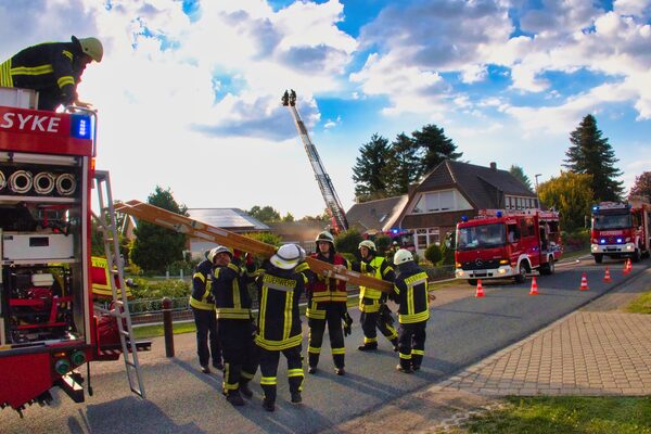 Einsatzübung mit den Ortsfeuerwehren Heiligenfelde, Henstedt und Jardinghausen – Bild 3